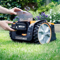 Robotická sekačka LawnMaster VBRM16 OcuMow™ vhodná až pro 100 metrů čtverečních - samohybná robotická sekačka s lithium-iontovou